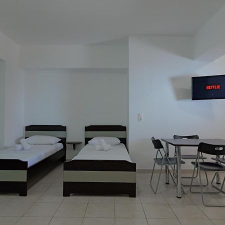 Livia'S Guesthouse Ksamil Bagian luar foto