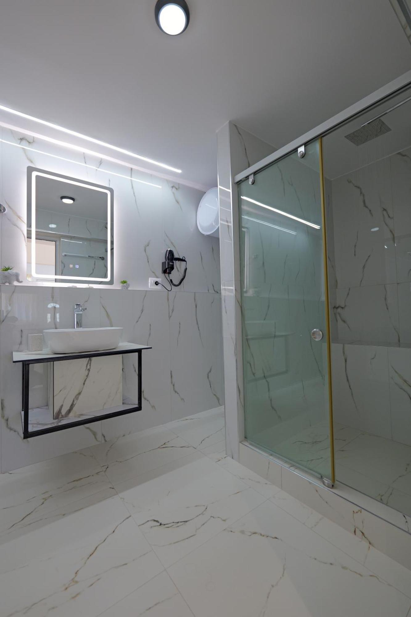 Livia'S Guesthouse Ksamil Bagian luar foto