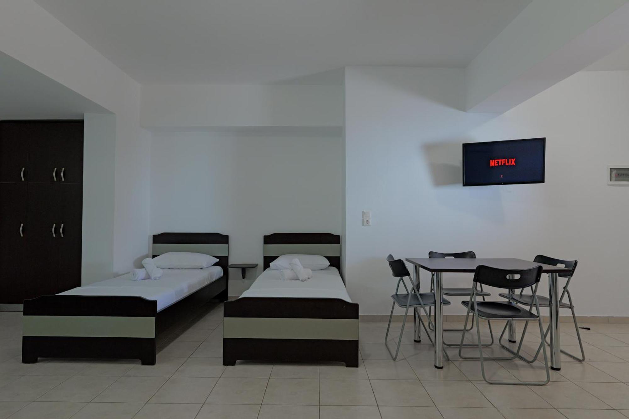 Livia'S Guesthouse Ksamil Bagian luar foto