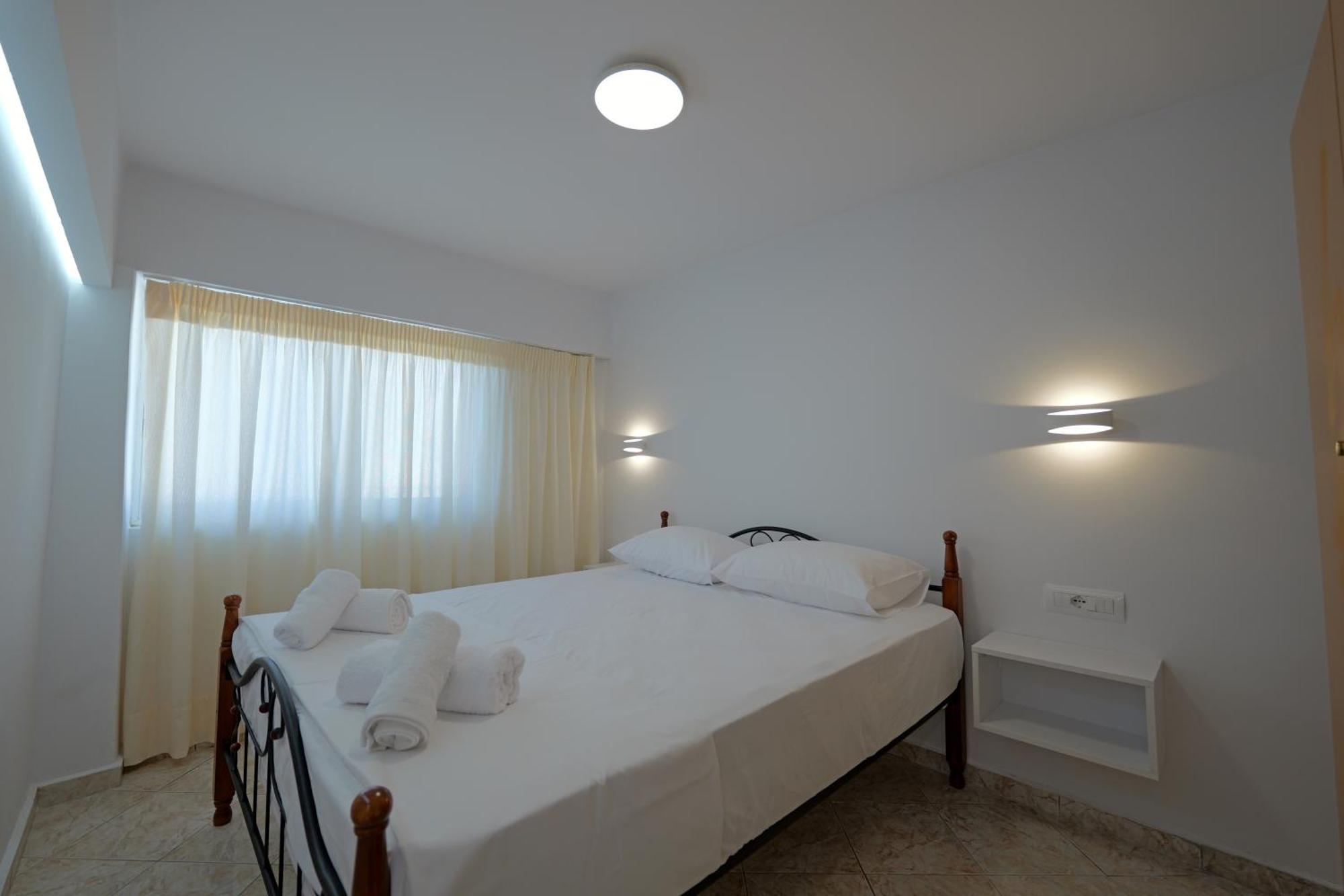 Livia'S Guesthouse Ksamil Bagian luar foto