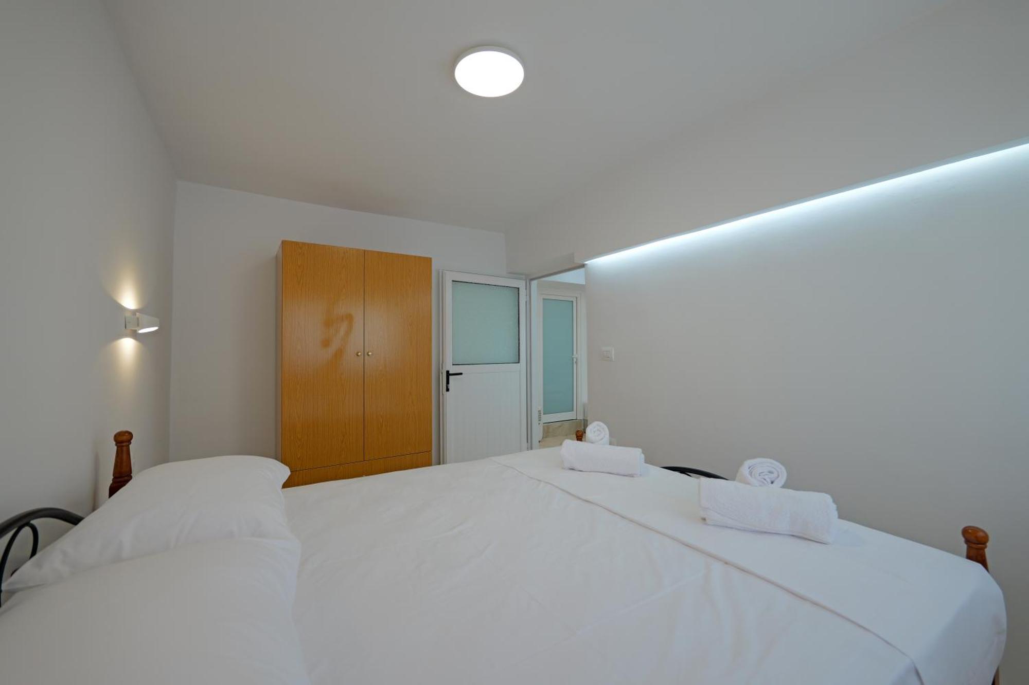 Livia'S Guesthouse Ksamil Bagian luar foto