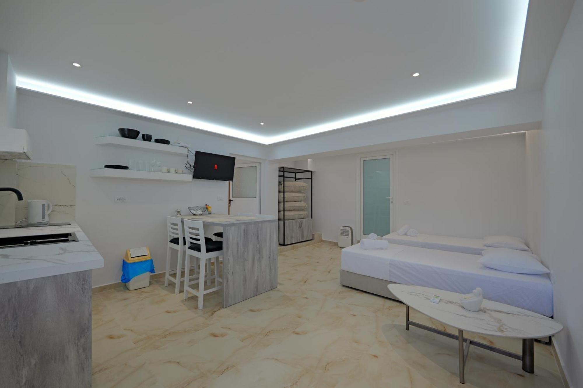 Livia'S Guesthouse Ksamil Bagian luar foto