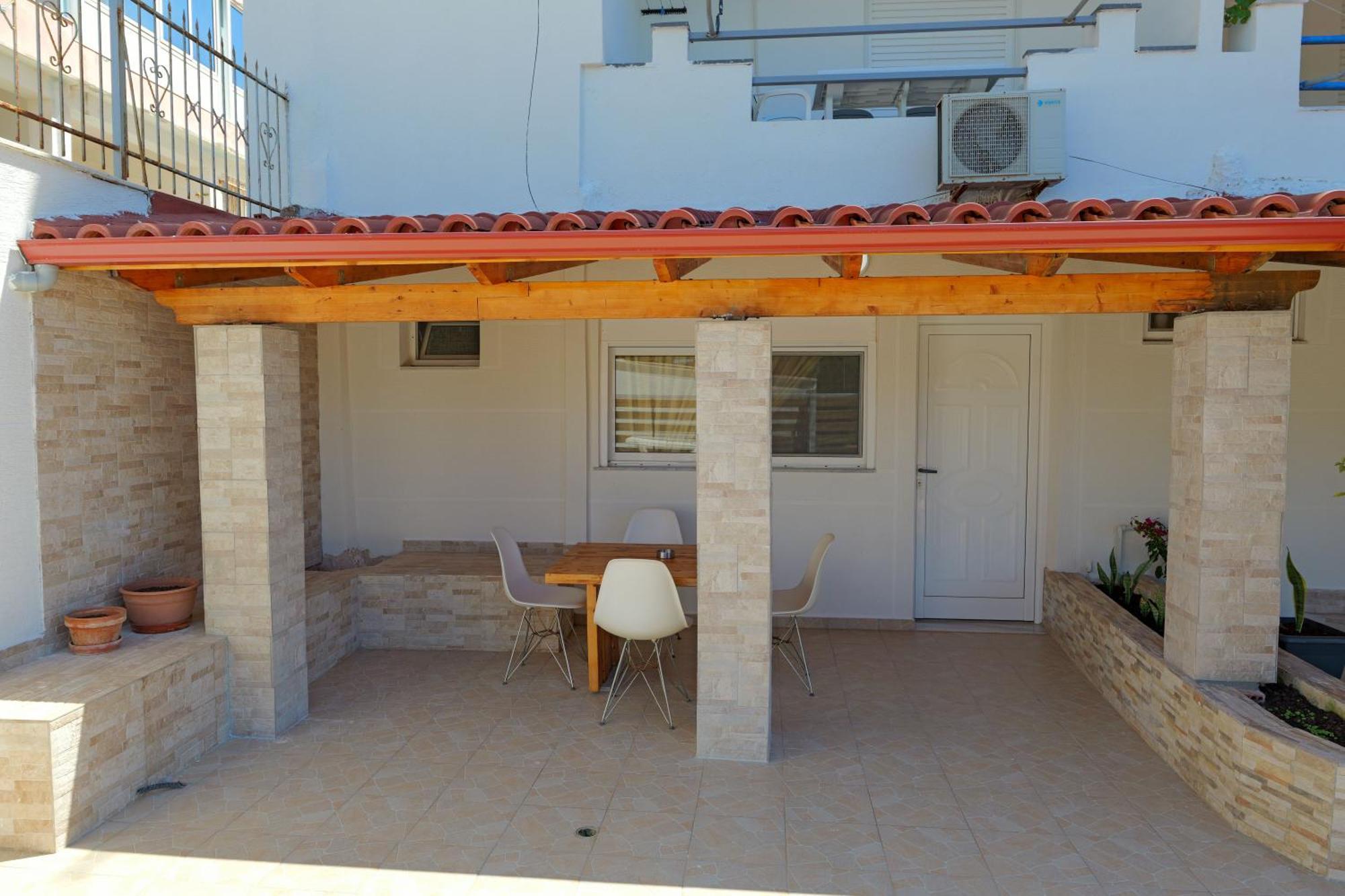 Livia'S Guesthouse Ksamil Bagian luar foto