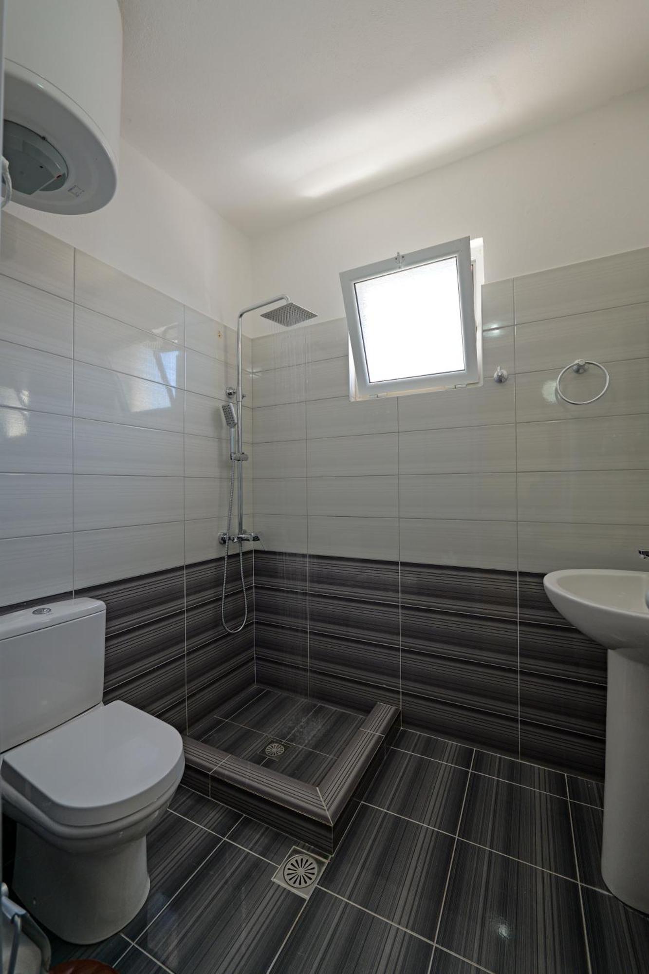 Livia'S Guesthouse Ksamil Bagian luar foto