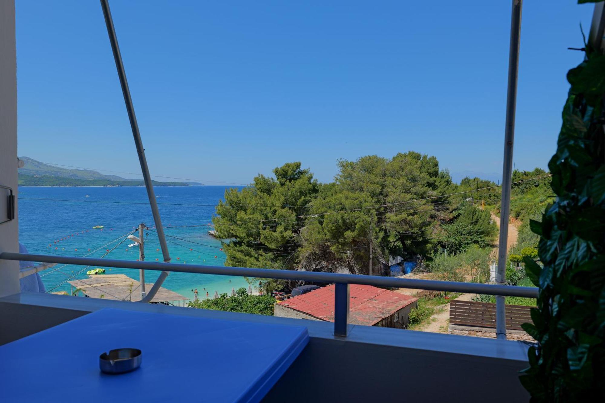Livia'S Guesthouse Ksamil Bagian luar foto
